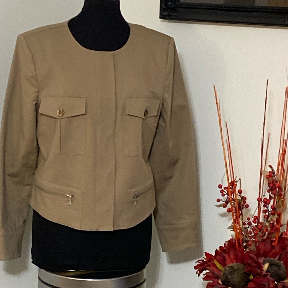 NWOT Beautiful Ellen Tracy Jacket, no flaws, see measurements in photos below.